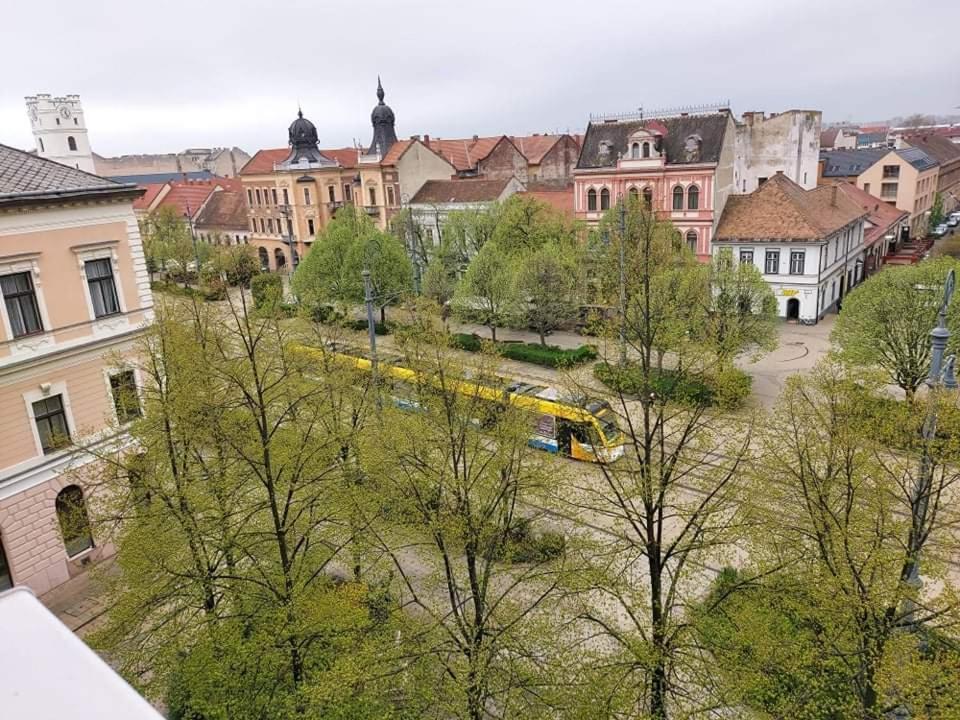Alfoeldi Palace Apartman Debrecen Exterior foto